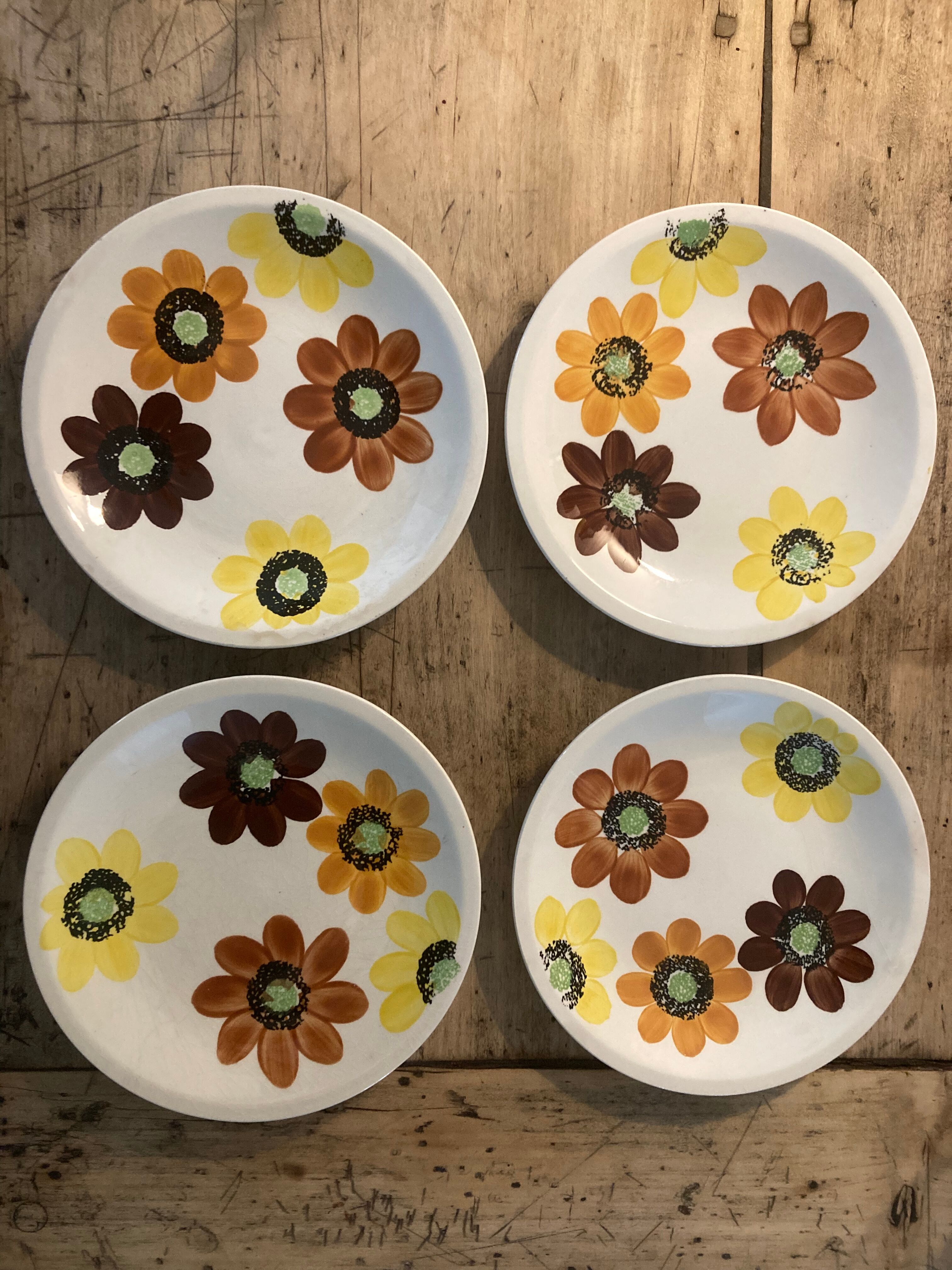 4 flat plates porcelain Gien
