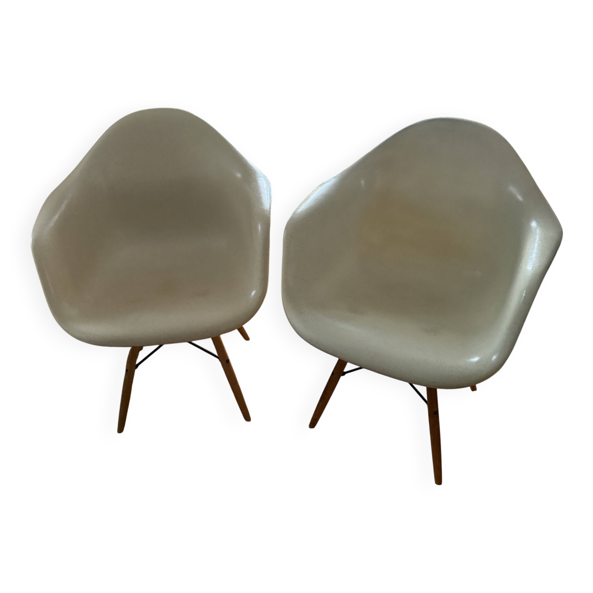 Two original DAR armchairs in fibreglass by Charles & Ray Eames. Miller.