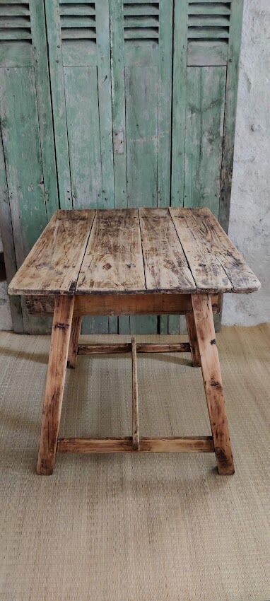 cottage table / folk art