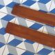 Paire de skis vintage en bois