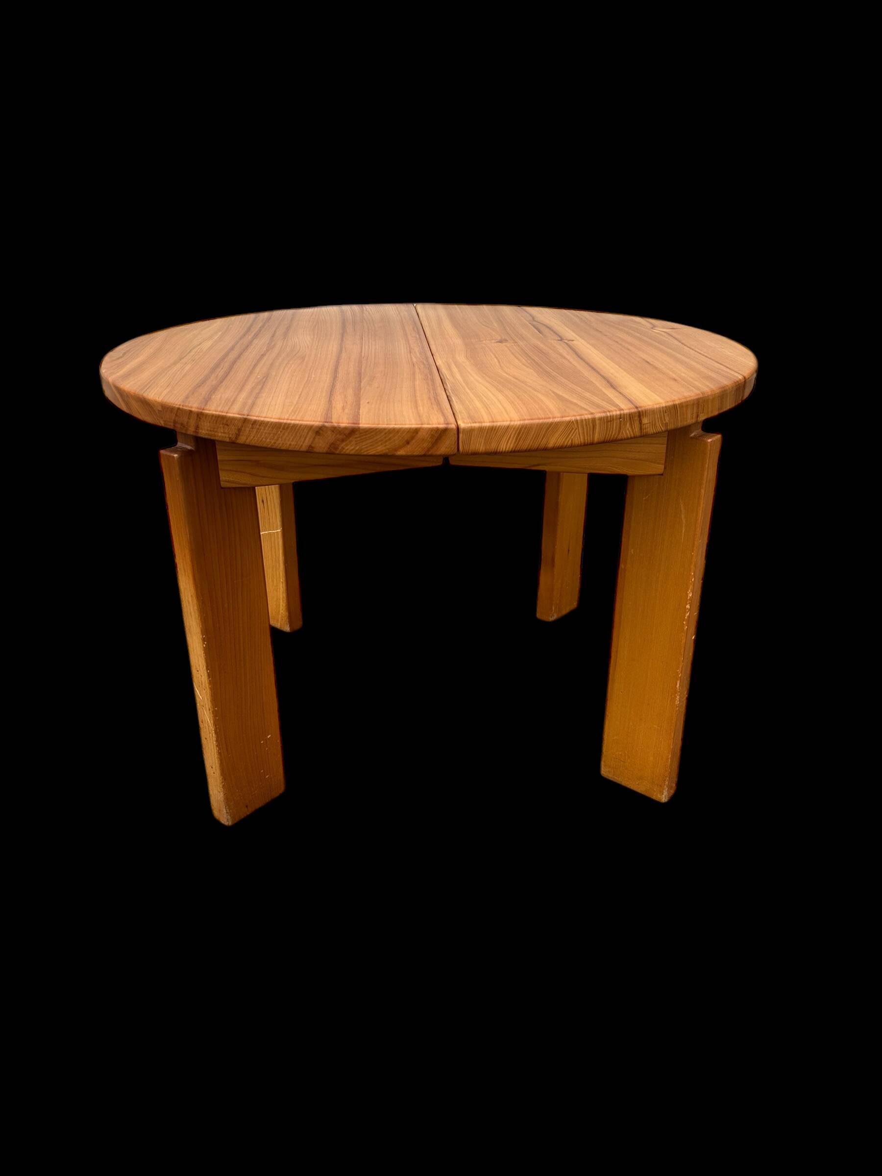 dining table in elm Maison Regain