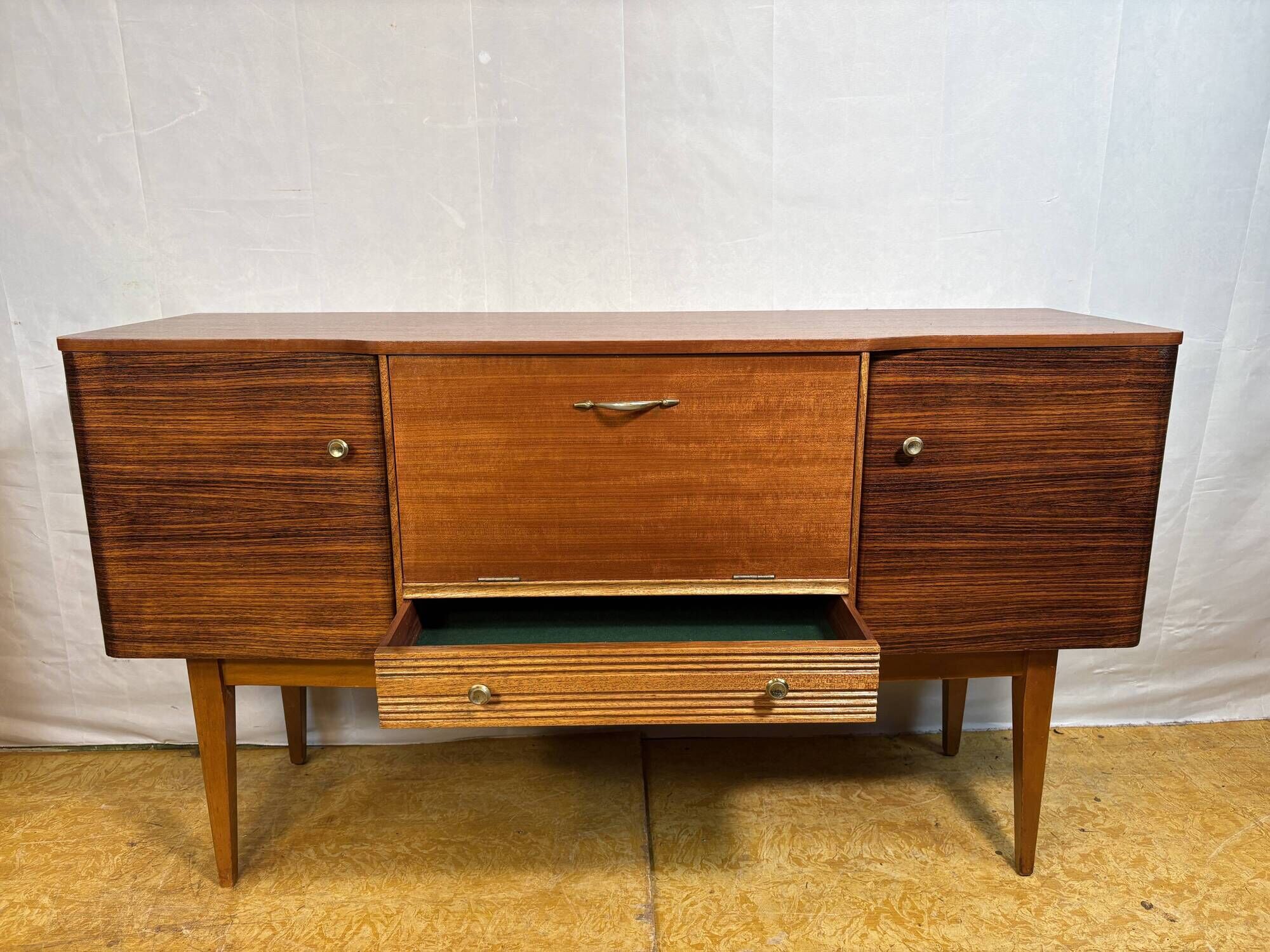 Mid-Century Retro Vintage Teak Sideboard by Stonehill Early 1960s  With Bar