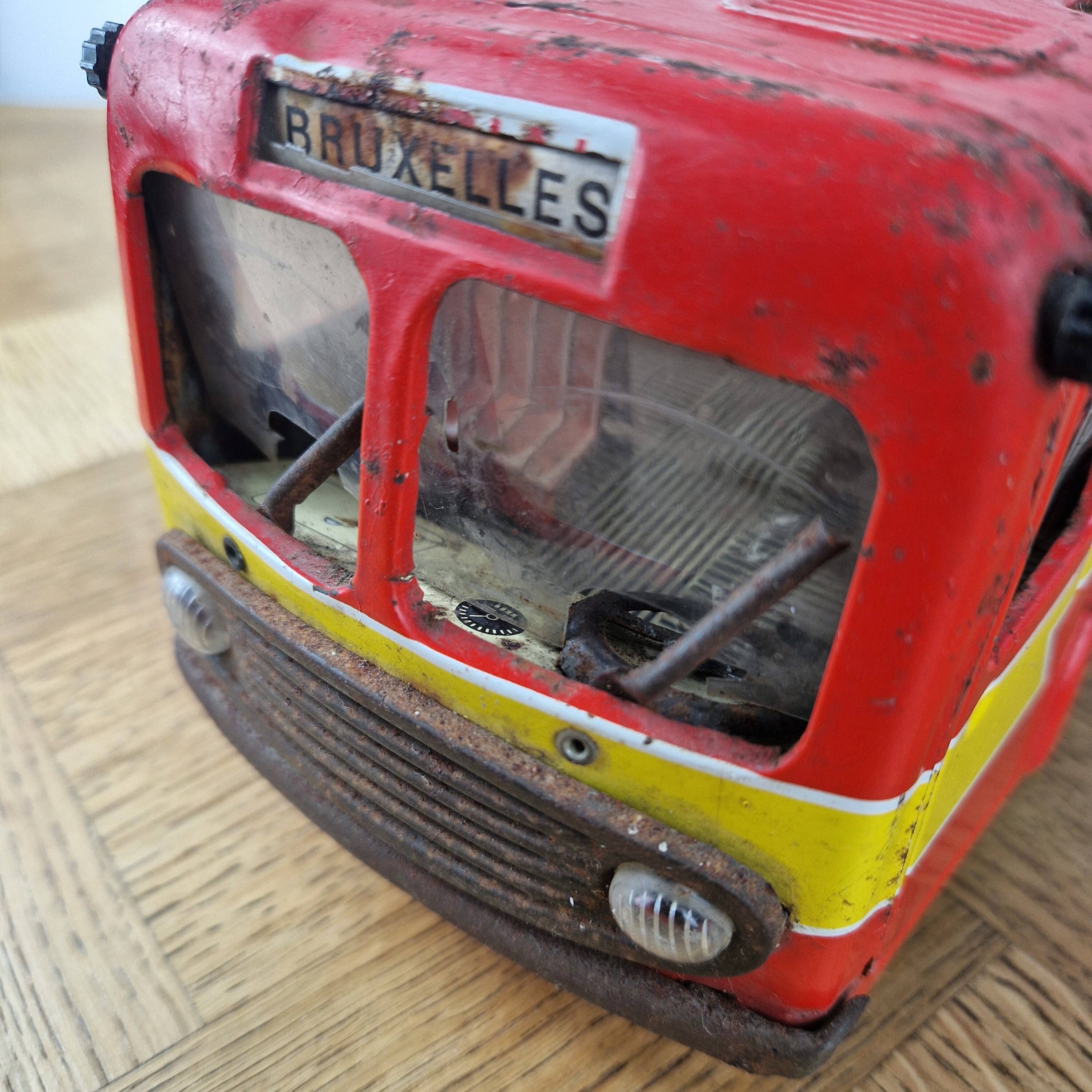 Ancien jouet – Bus Eurobus en tôle par Joustra