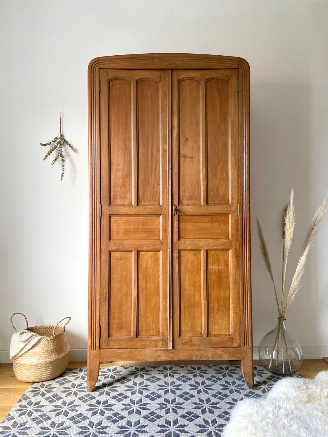 Armoire parisienne