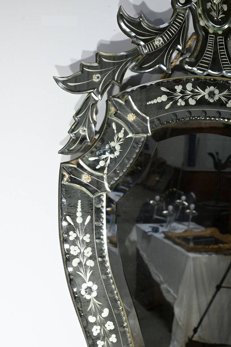 Venetian Mirror in Eglomisé Glass – 1950