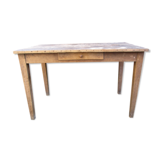 Farm table