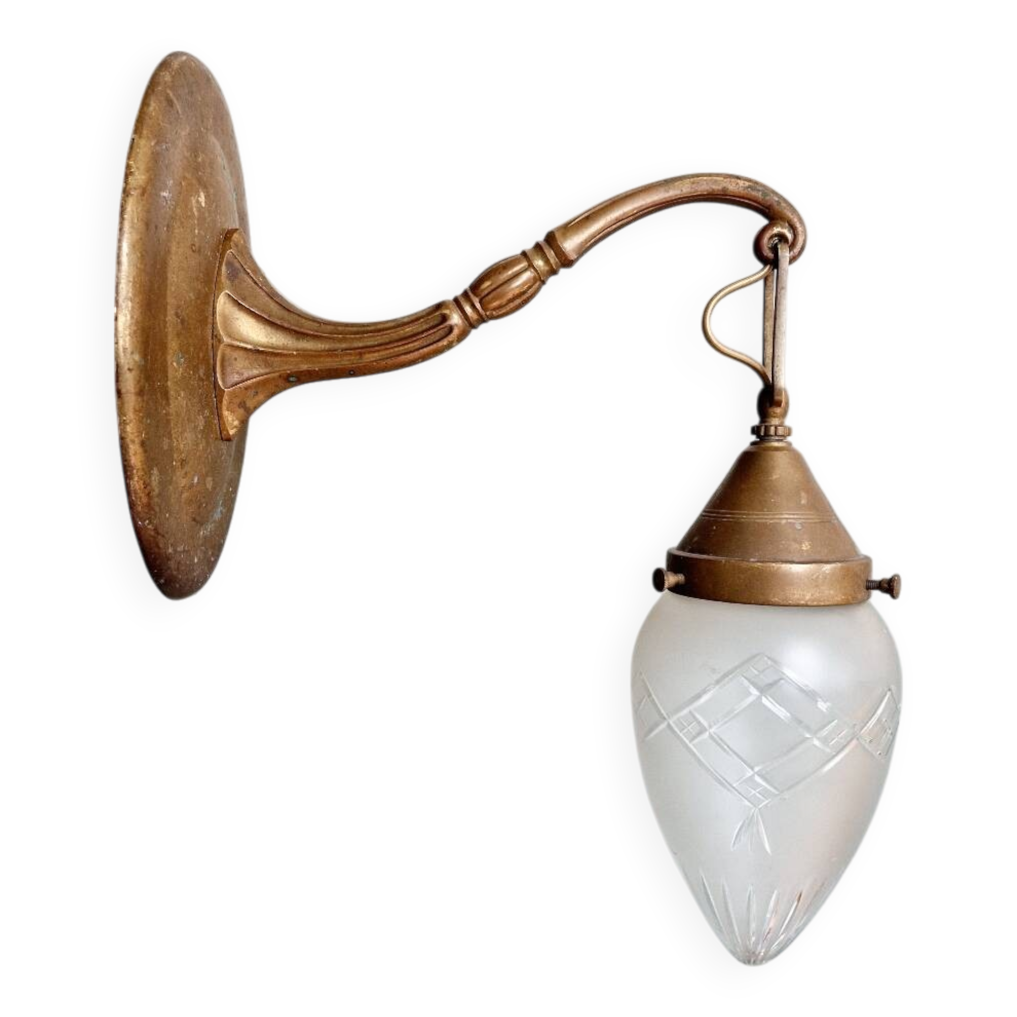 Applique murale Art Déco en bronze et globe en cristal satiné, 1910-20