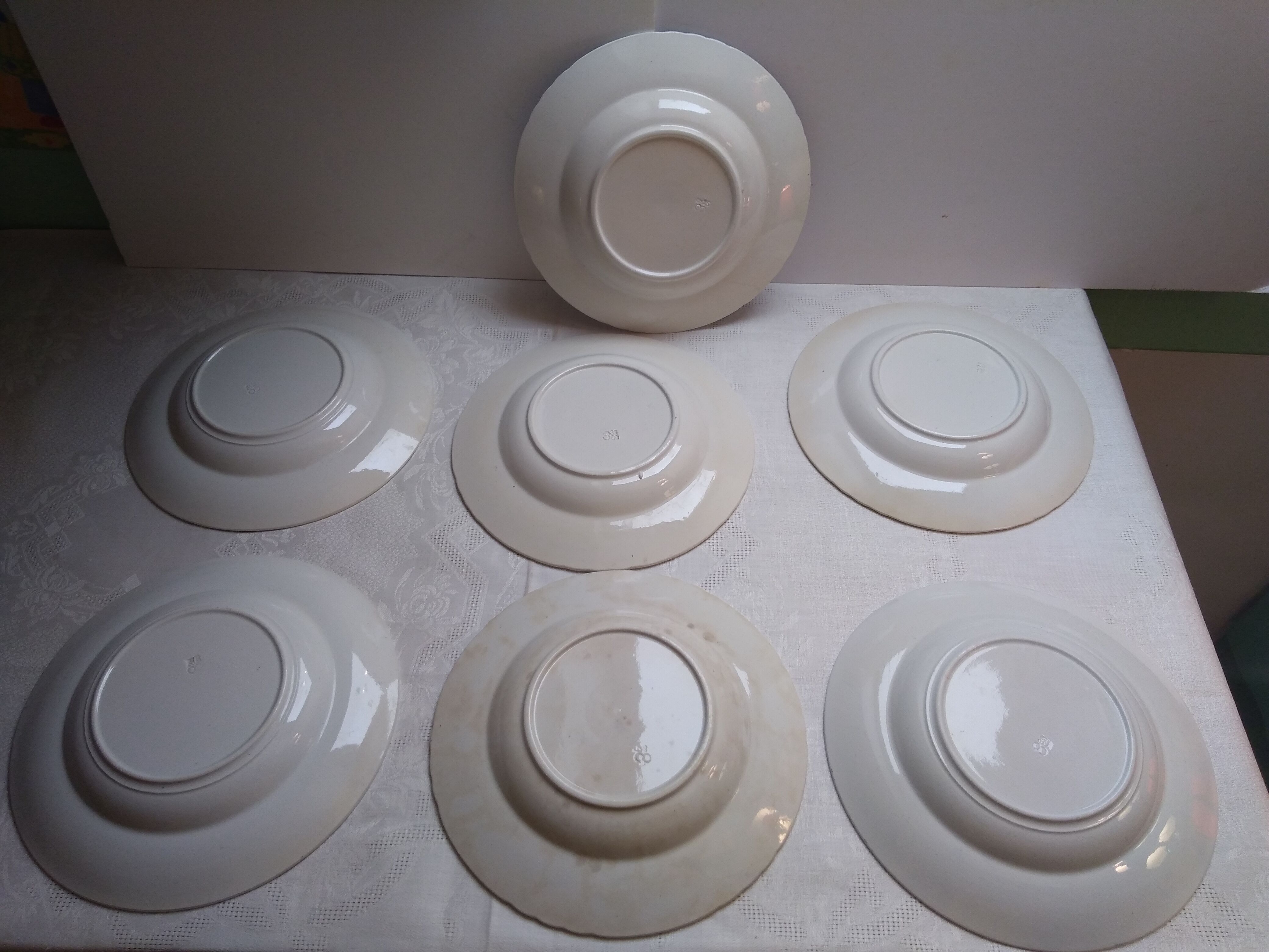 7 hollow plates old blue décor