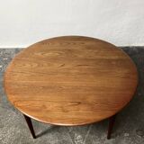 Scandinavian coffee table in teak, design by P. Hvidt & O. Mølgaard-Nielsen, 1960.