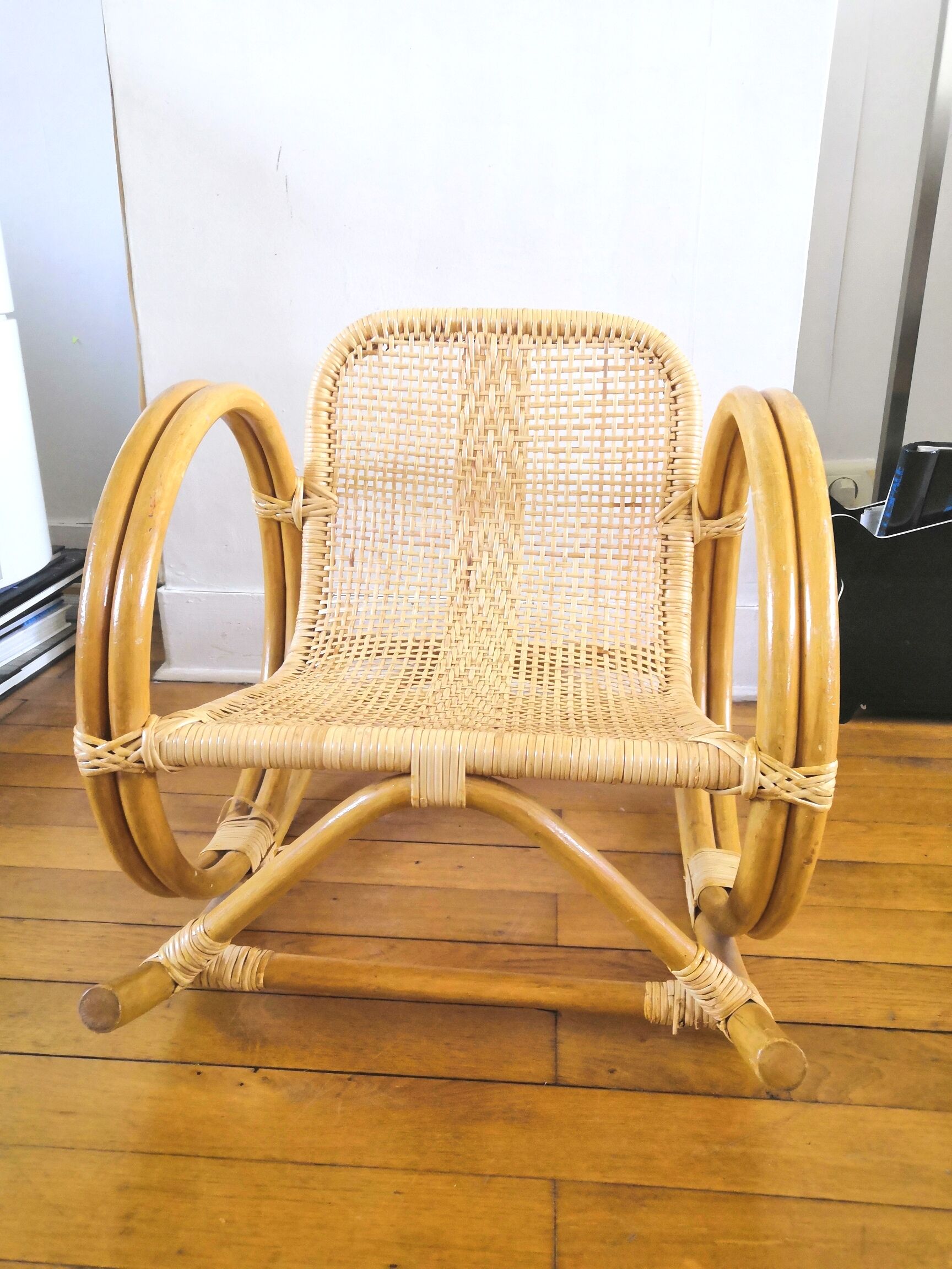 Rocking chair child design 70s