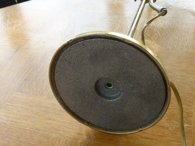 Reglable brass table lamp