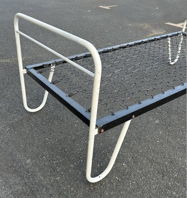 Lit internat, style Hitier, métal tubulaire, vintage, années 50