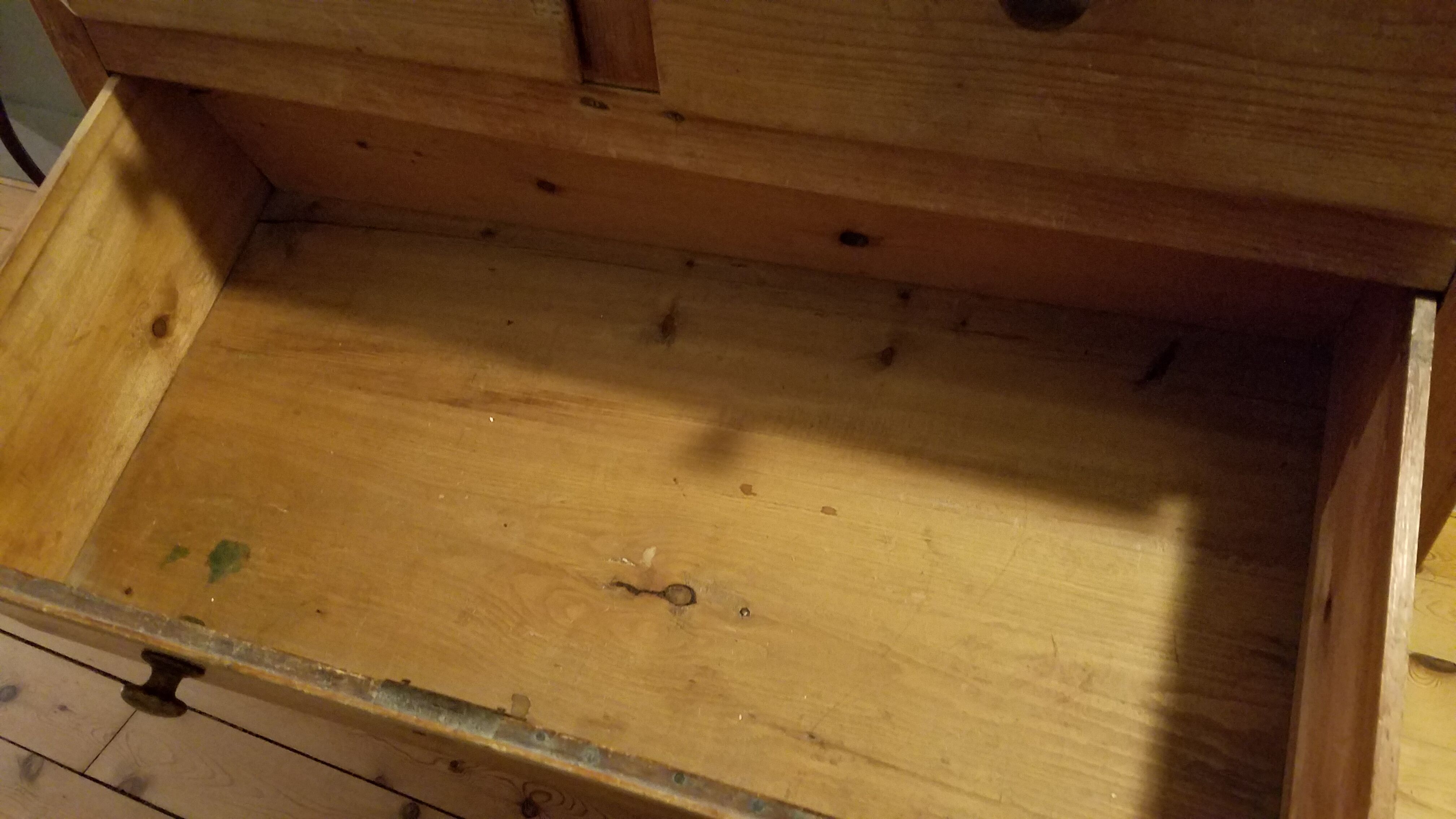 English chest of drawers nineteenth in pine