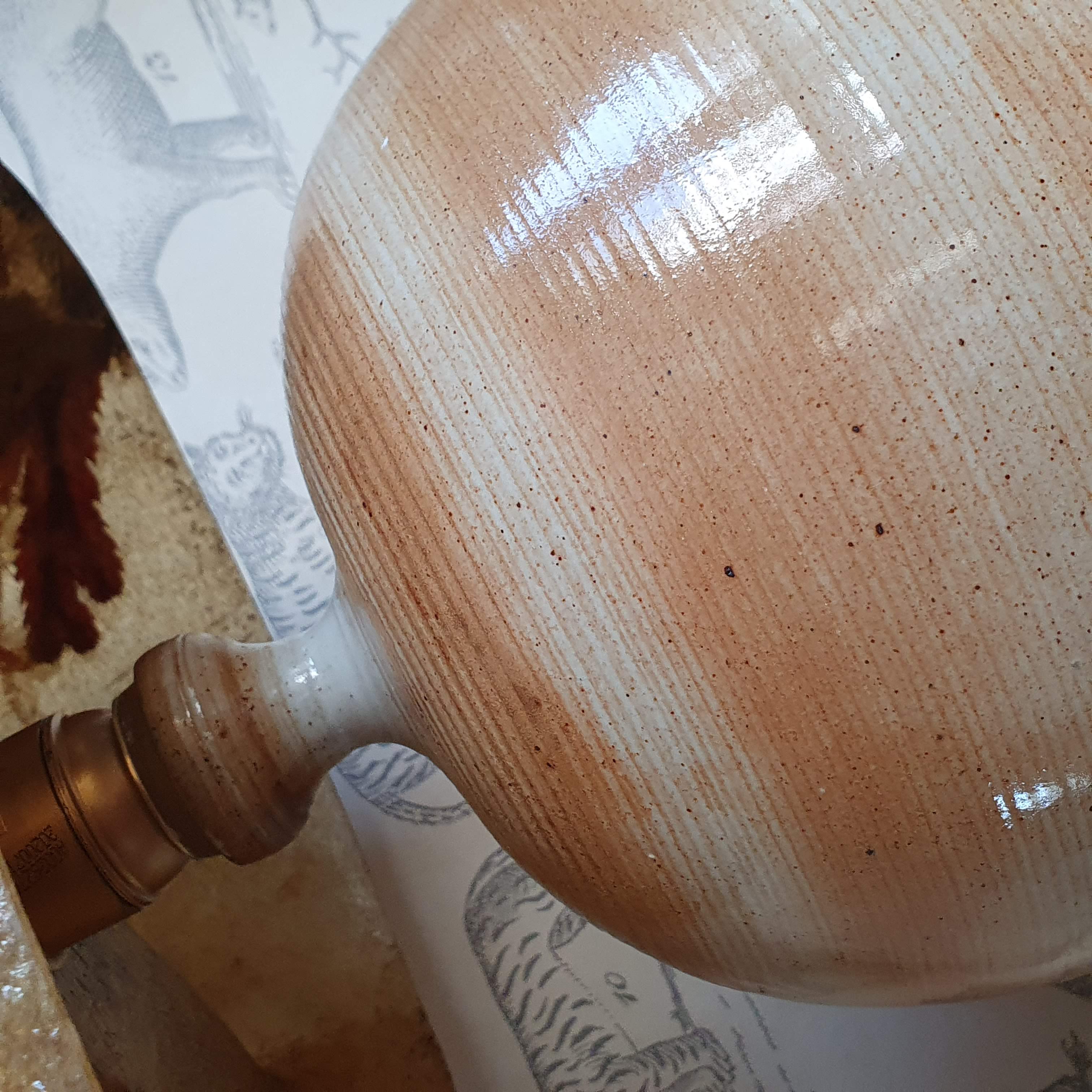 Accolay sandstone lamp