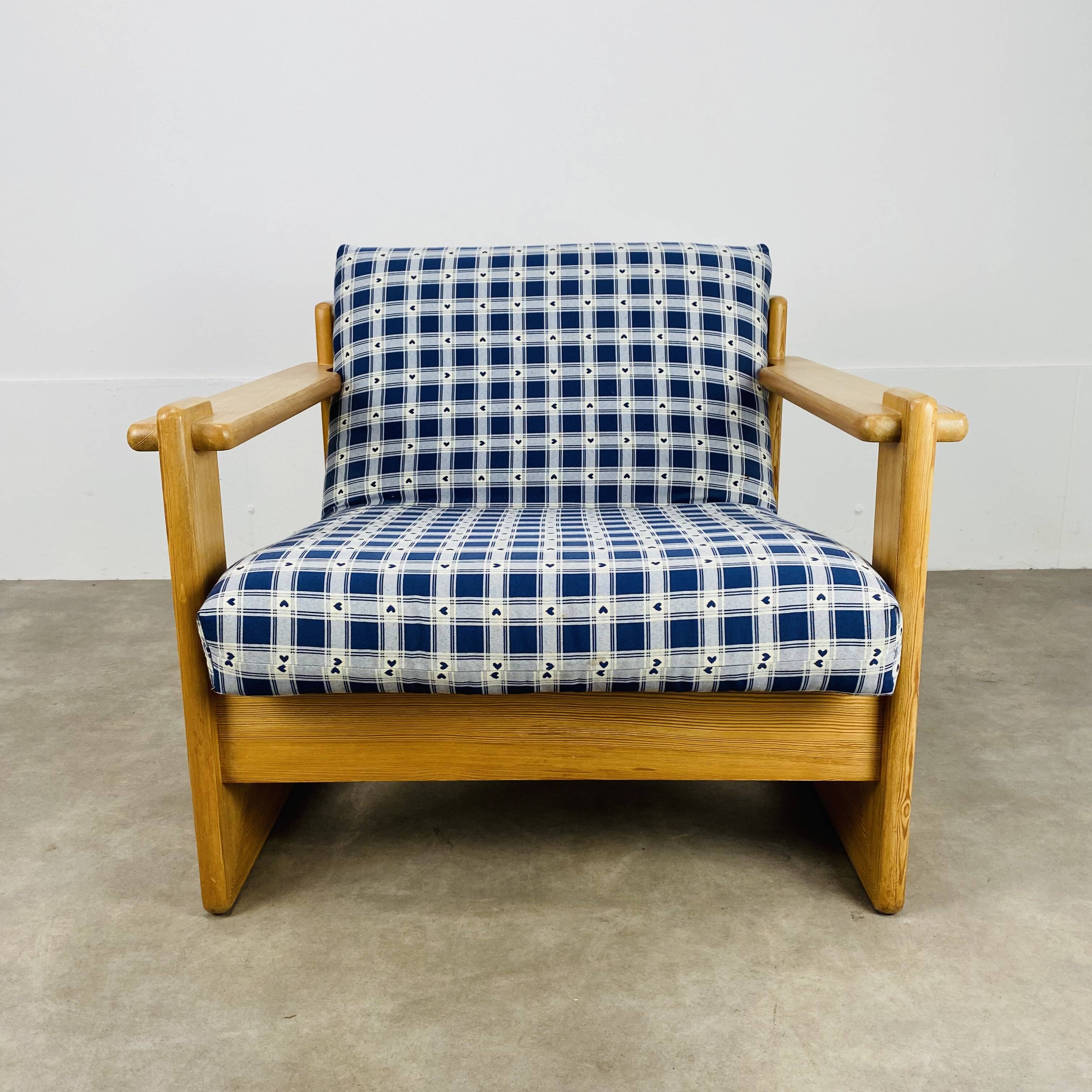 Armchair pine 70s chalet style