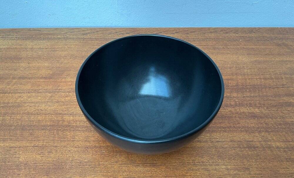 Mid-century German minimalist ceramic bowl by Wächtersbach, 1960s.