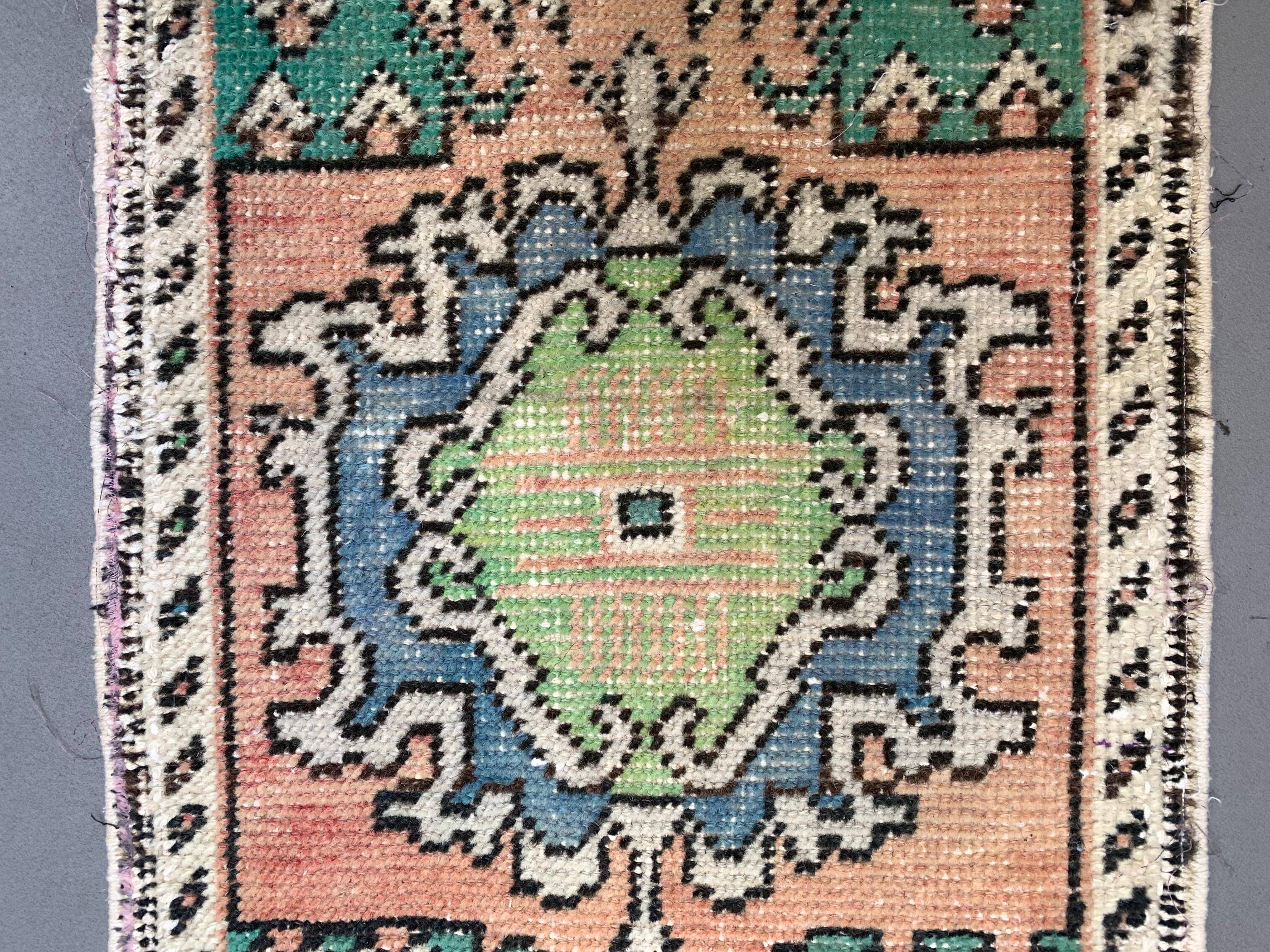 Small Vintage Turkish Rug 87x56 cm, Short Runner, Tribal, Shabby, Mini Carpet