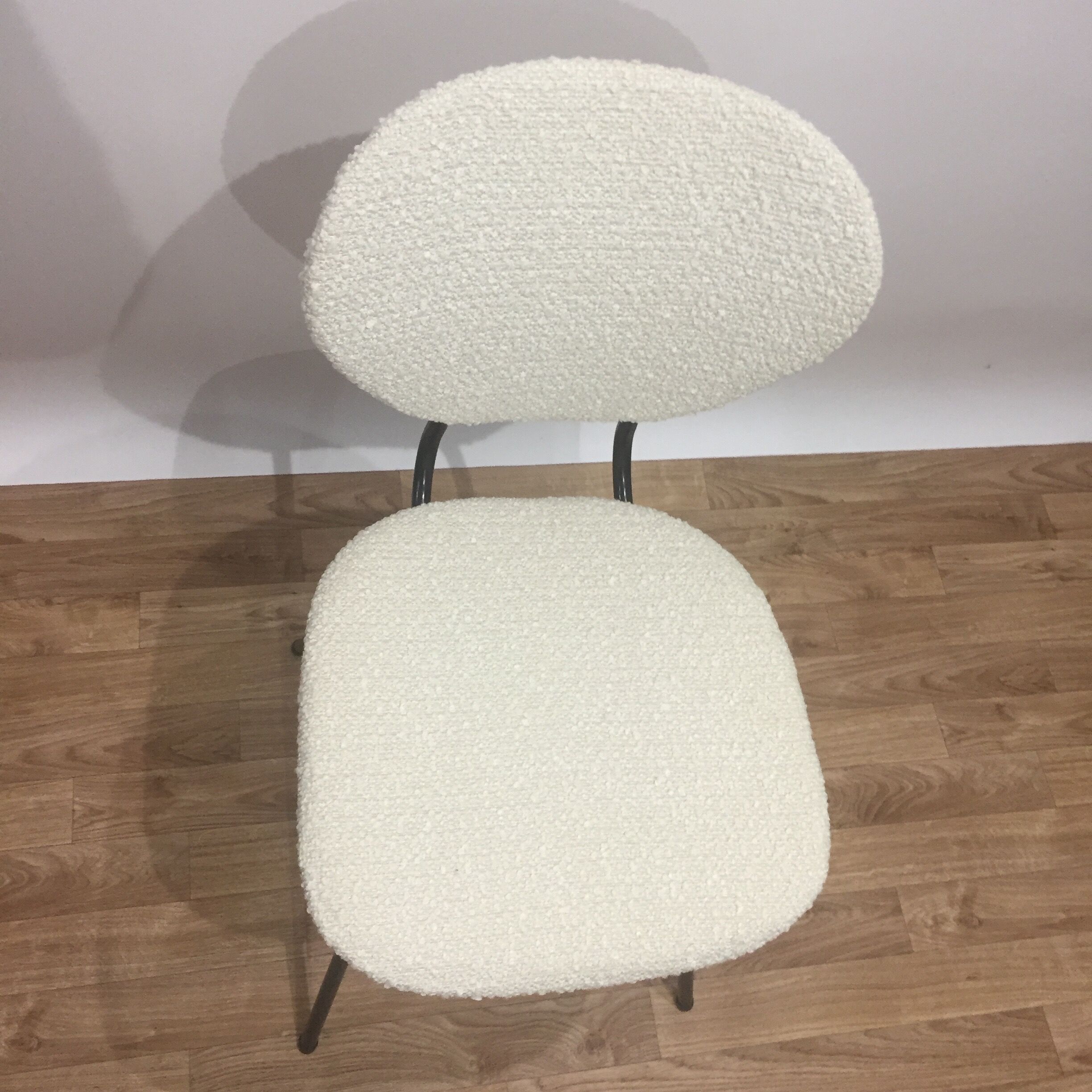 Chaise retapissée bouclette