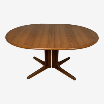 Scandinavian extendable table 1960