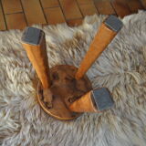 Tabouret tripode en bois vers 1950