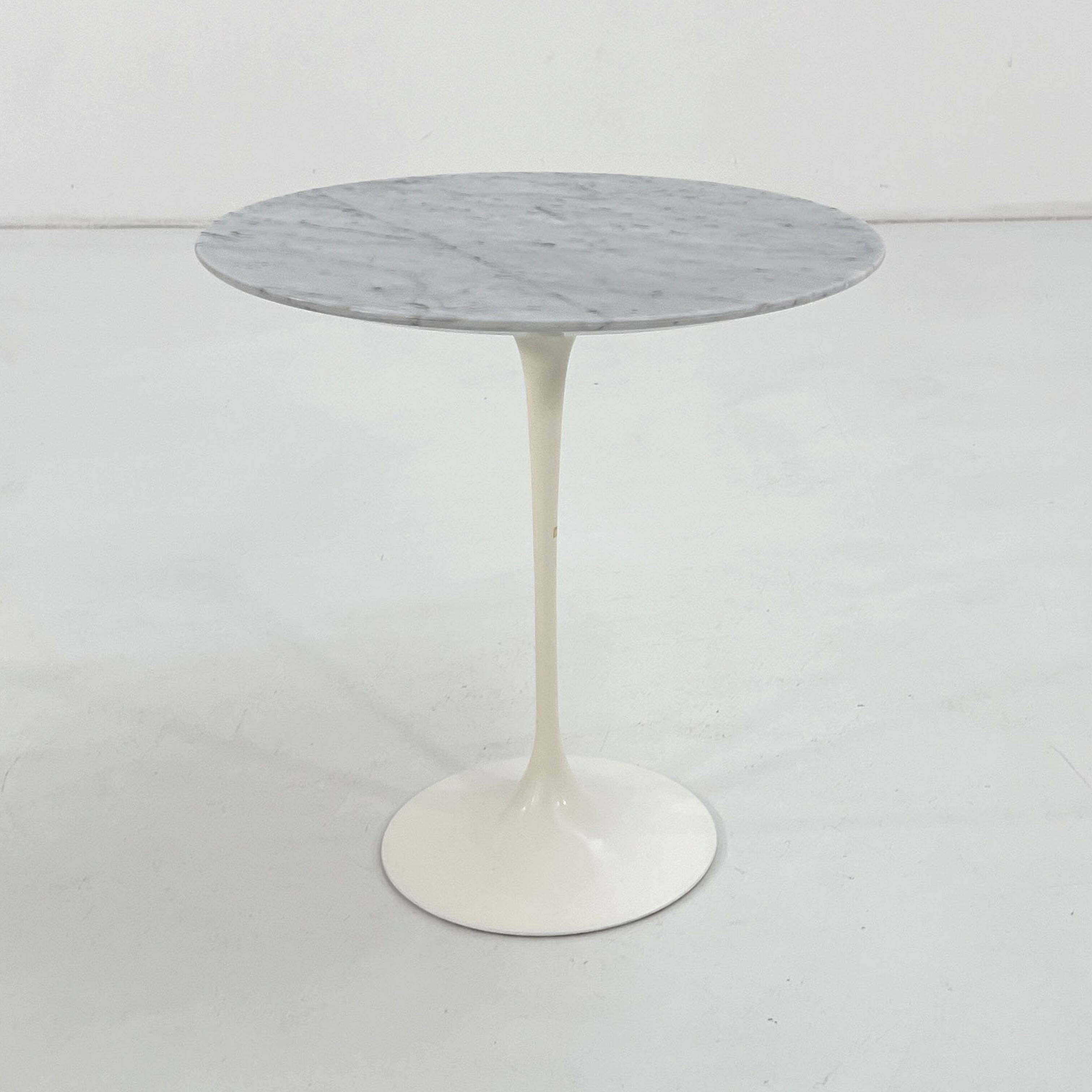 Table d'appoint en marbre Tulip par Eero Saarinen pour Knoll, 1970