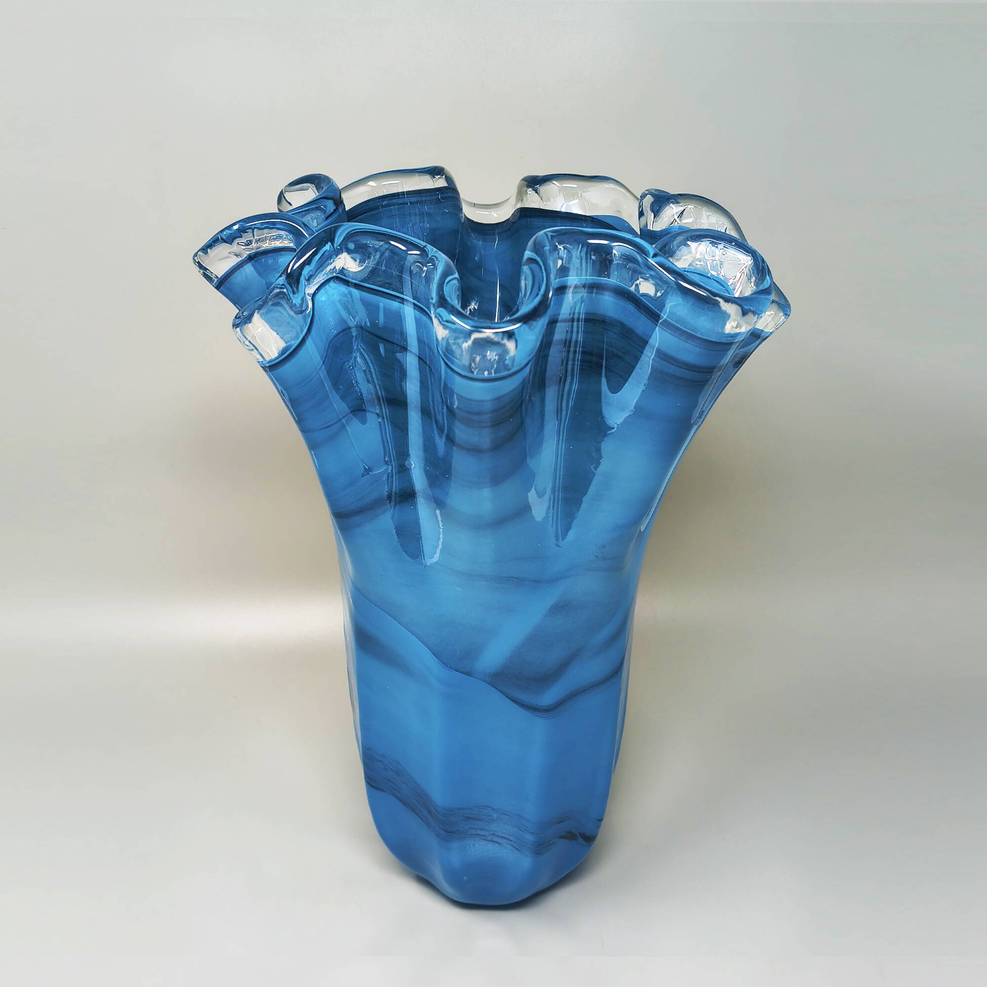 1970s Exquisite "Fazzoletto" Murano Glass Vase by Dogi. Made in Italy