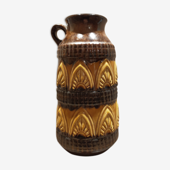 Uberlacker ceramic vase