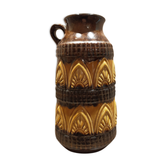 Uberlacker ceramic vase