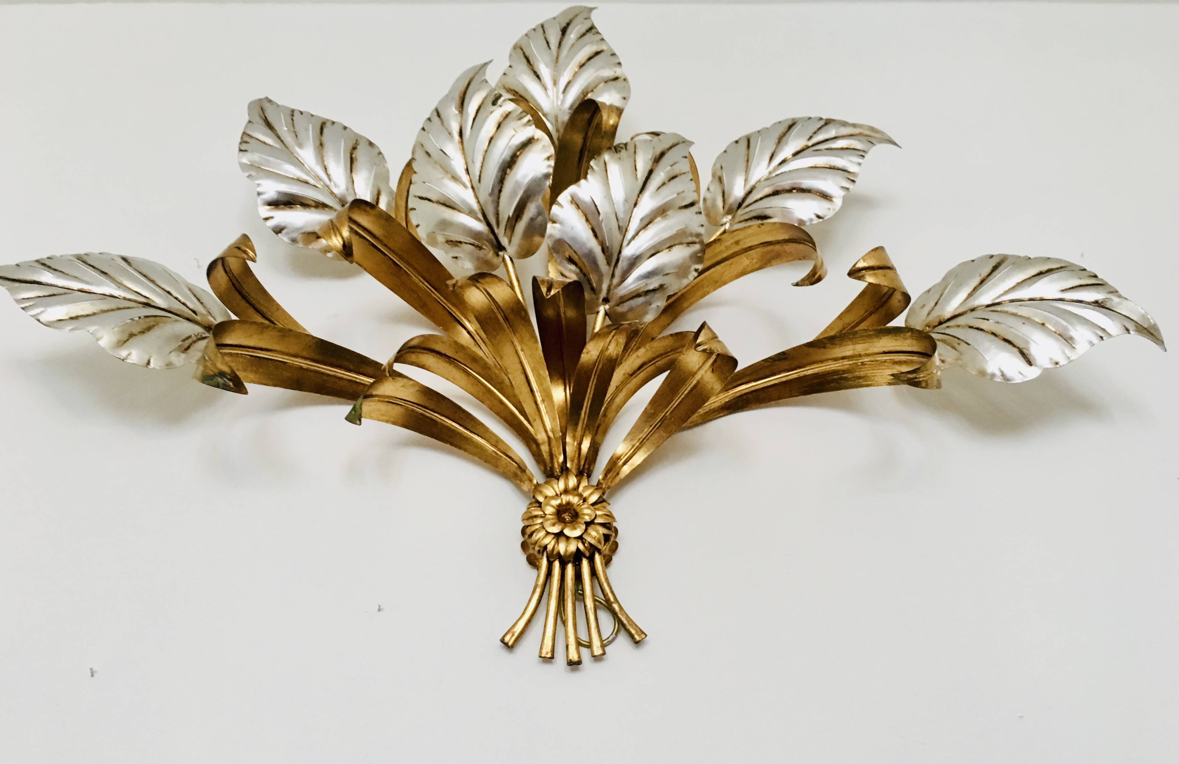 Grande applique murale de style Hollywood Regency par Hans Kögl