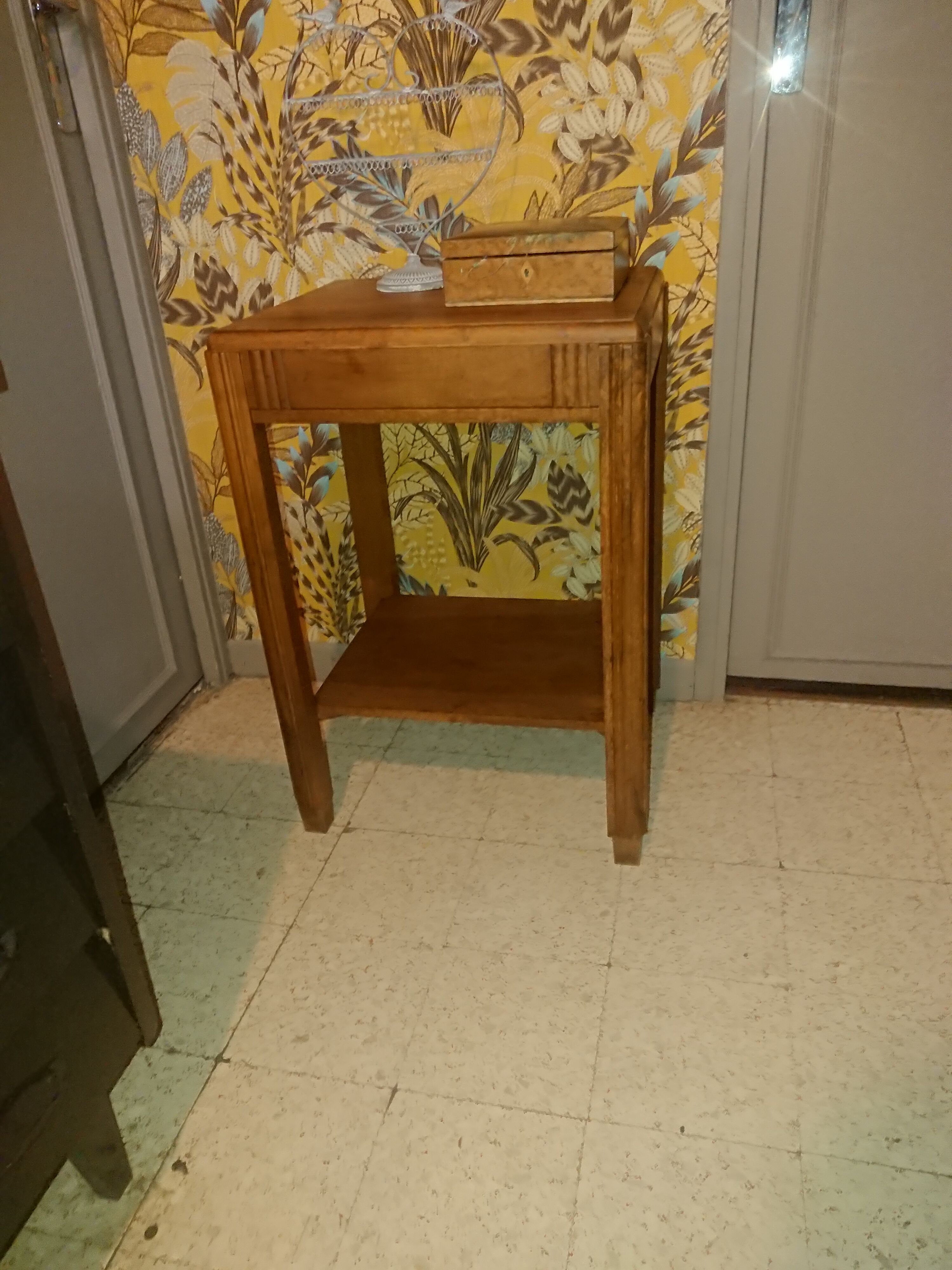 Side table Art Deco 1940 in solid wood caramel excellent condition