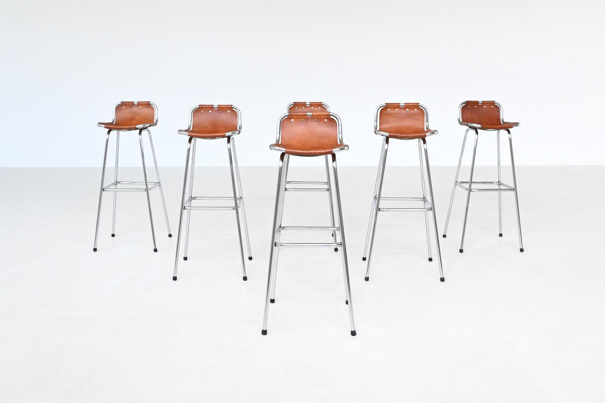 Ensemble de six tabourets de bar Charlotte Perriand, Station de ski des Arcs, France, 1960