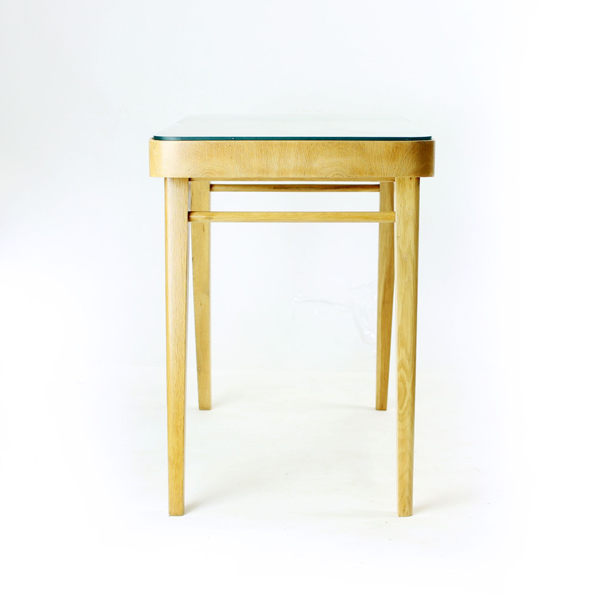 Table basse du milieu du siècle en chêne et verre, Tchécoslovaquie Années 1960