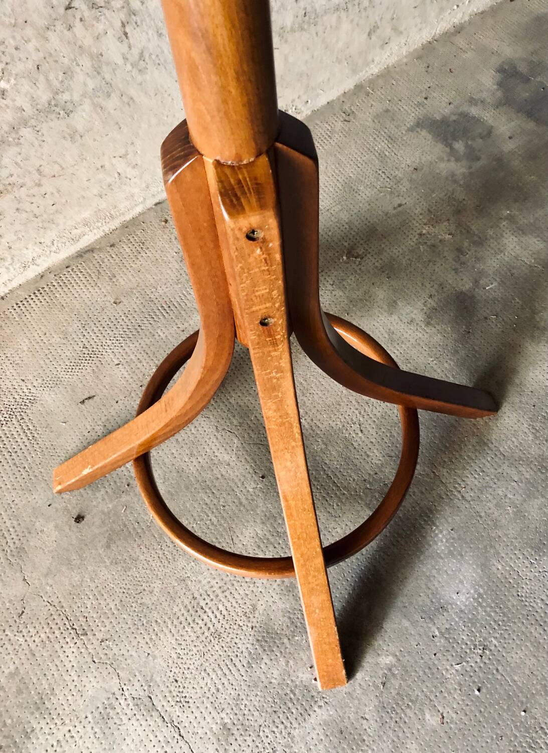 BAUMANN wooden “Parrot” coat rack