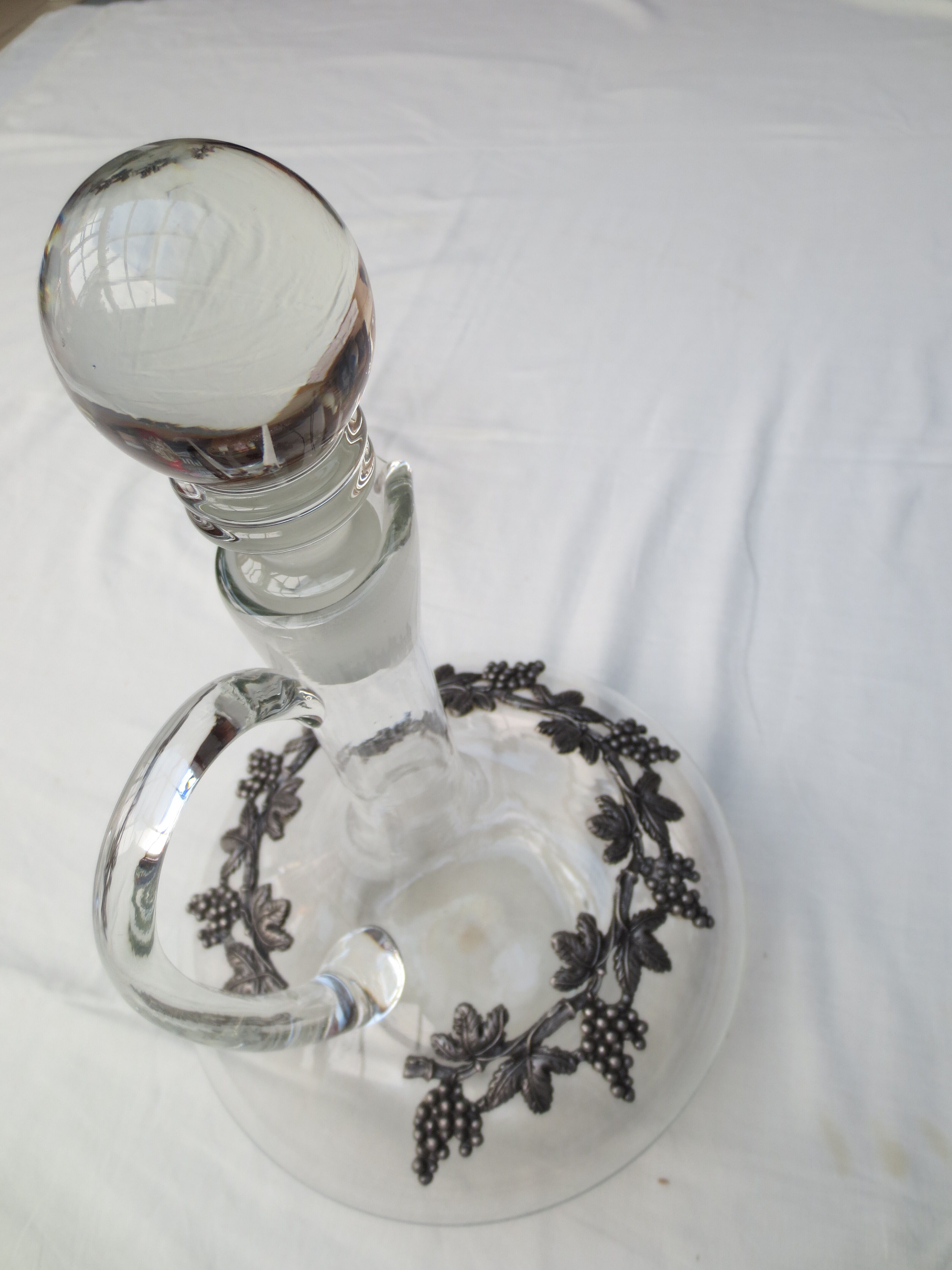 decanter, decorated with tin with cove