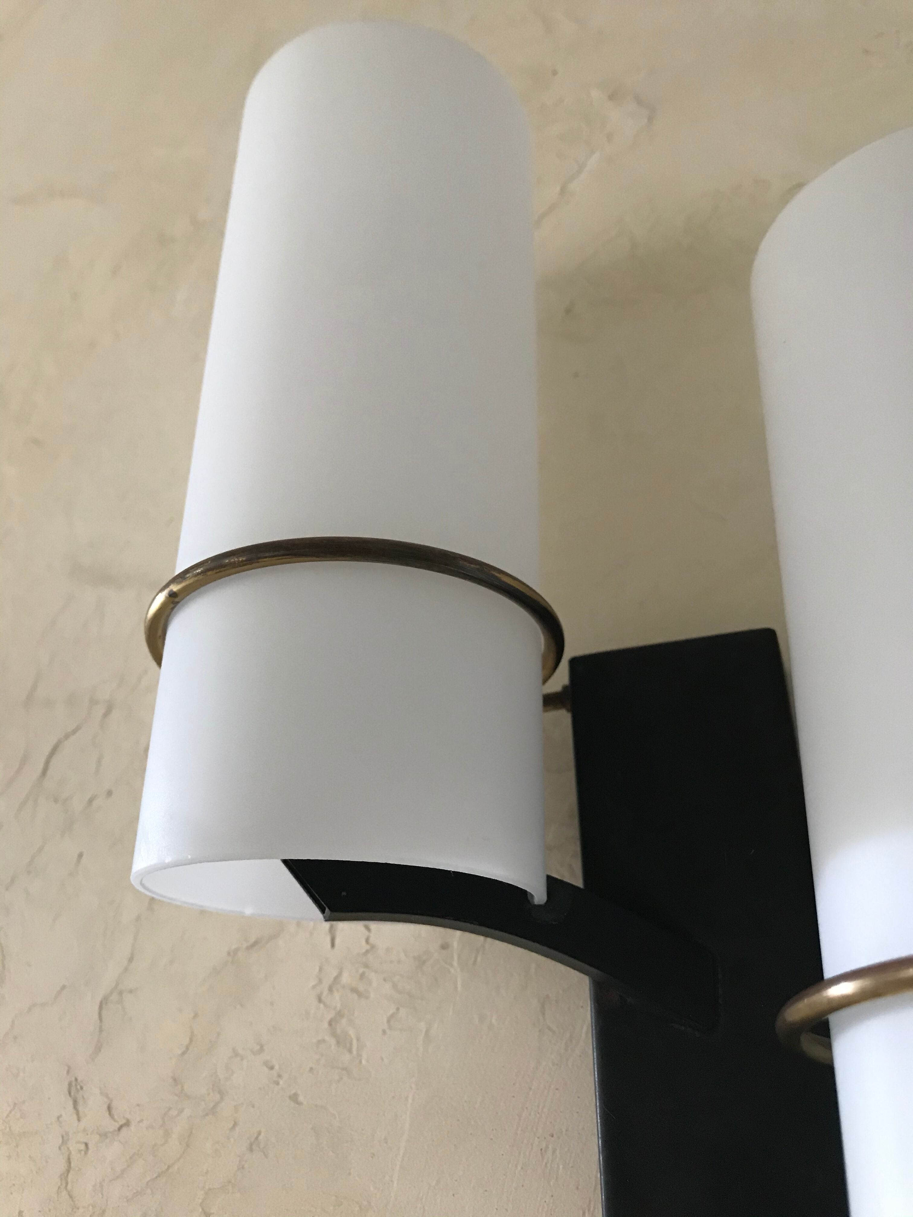 Double sconce in opaline