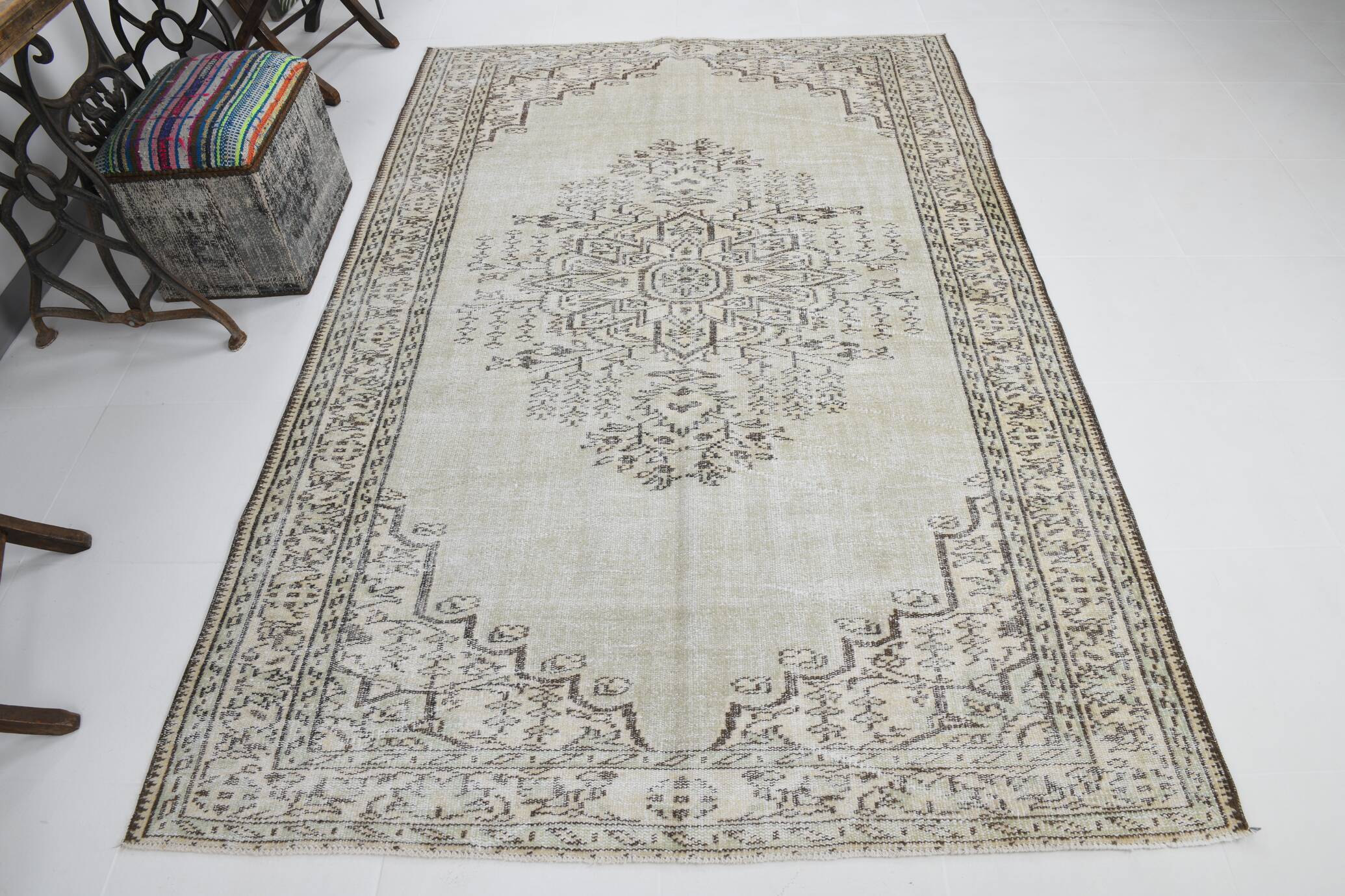 Tapis Vintage Tons Neutres Beige Motif Discret Élégant, 166x244 Cm