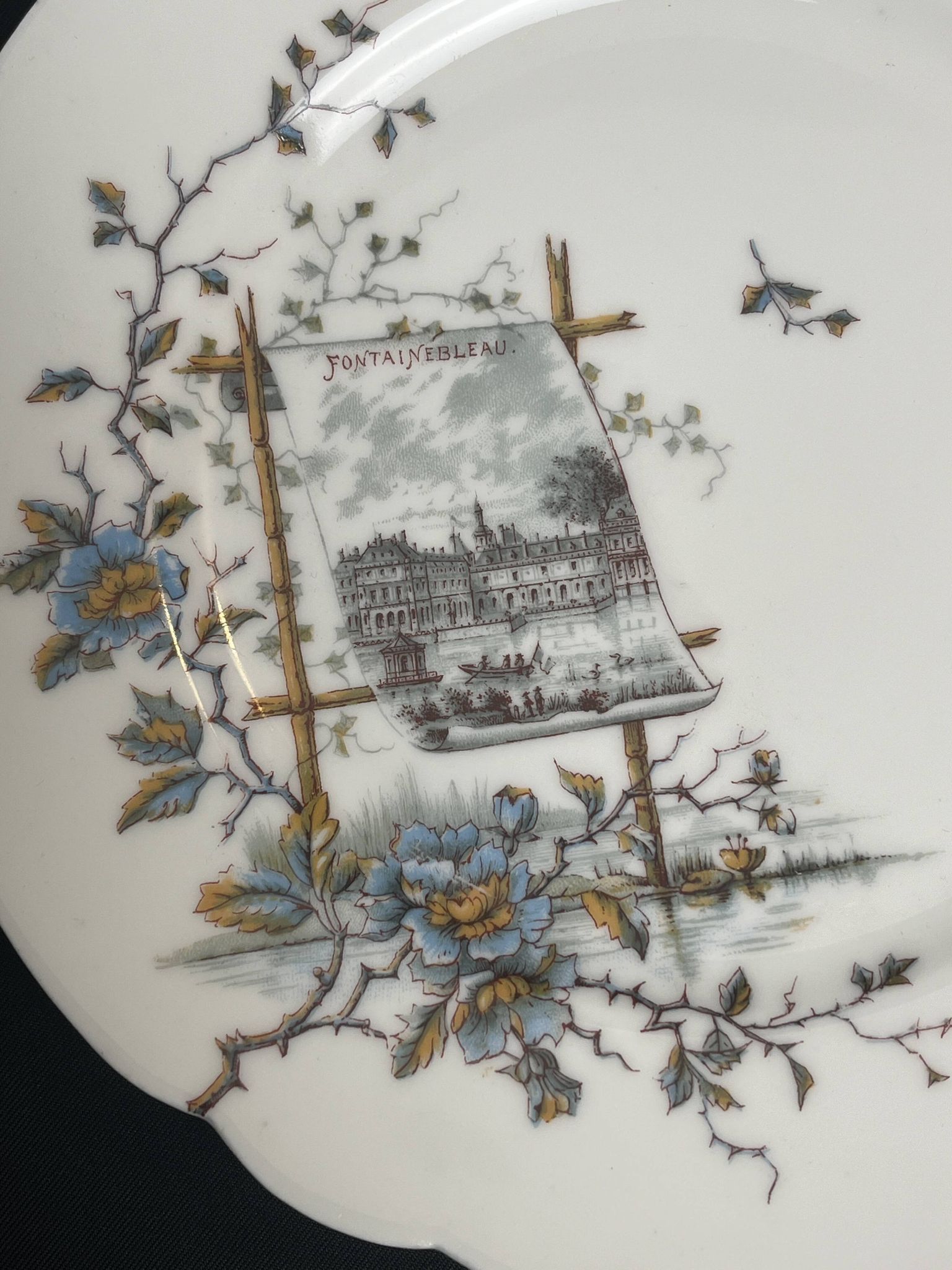 Pair of Hache Jullien plates, fine earthenware, castle decor, early 20th century