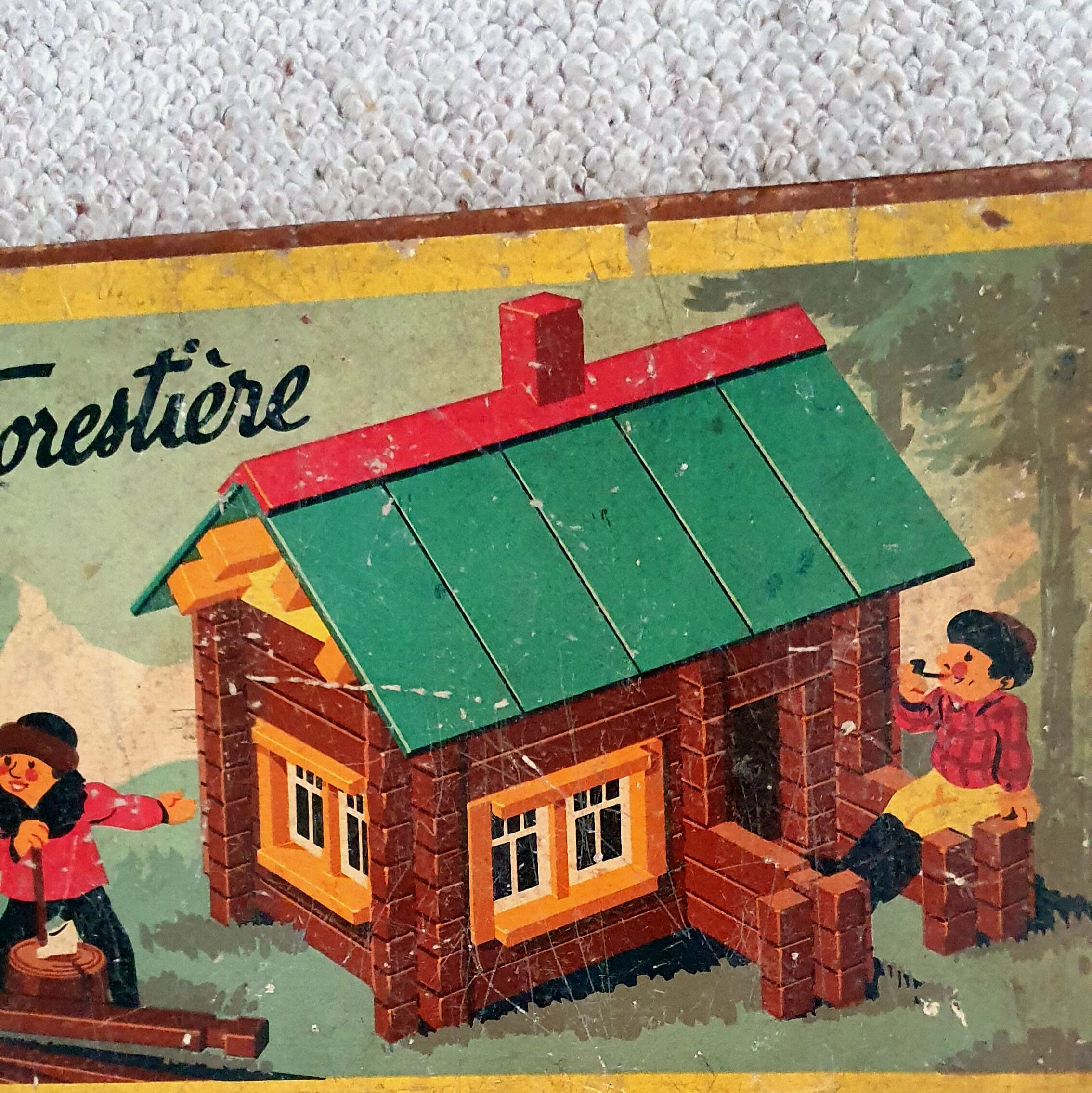 Forest house Wooden toy 50s