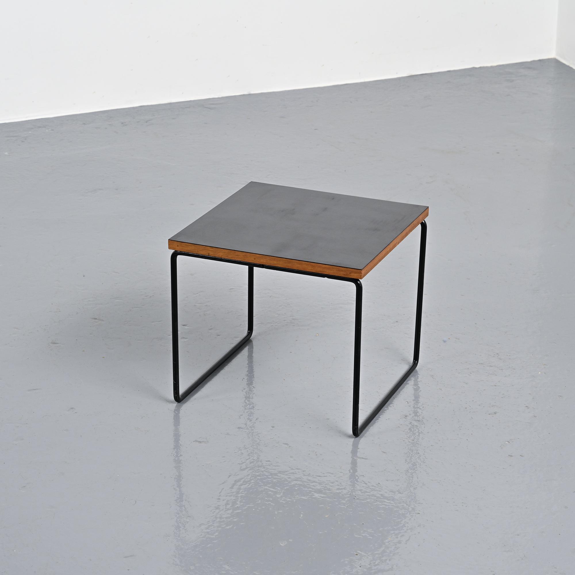 Table "Volante", Pierre Guariche pour Steiner, ca. 1955