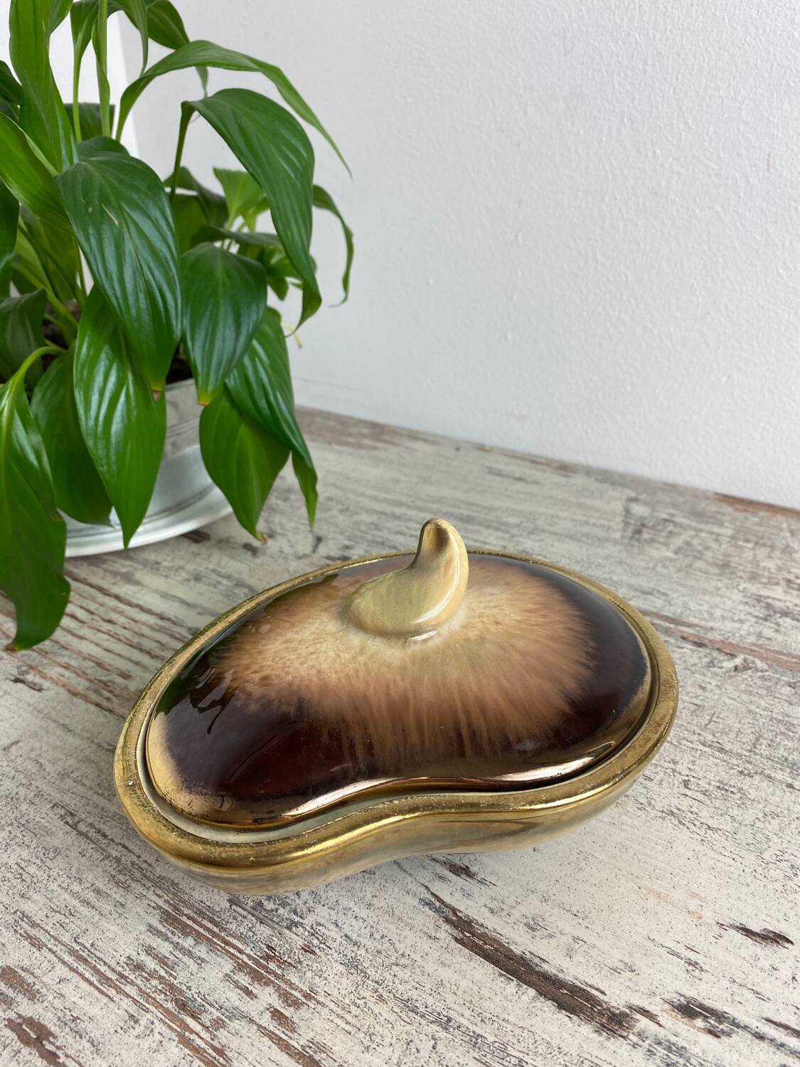 Foreign ceramic candy dish