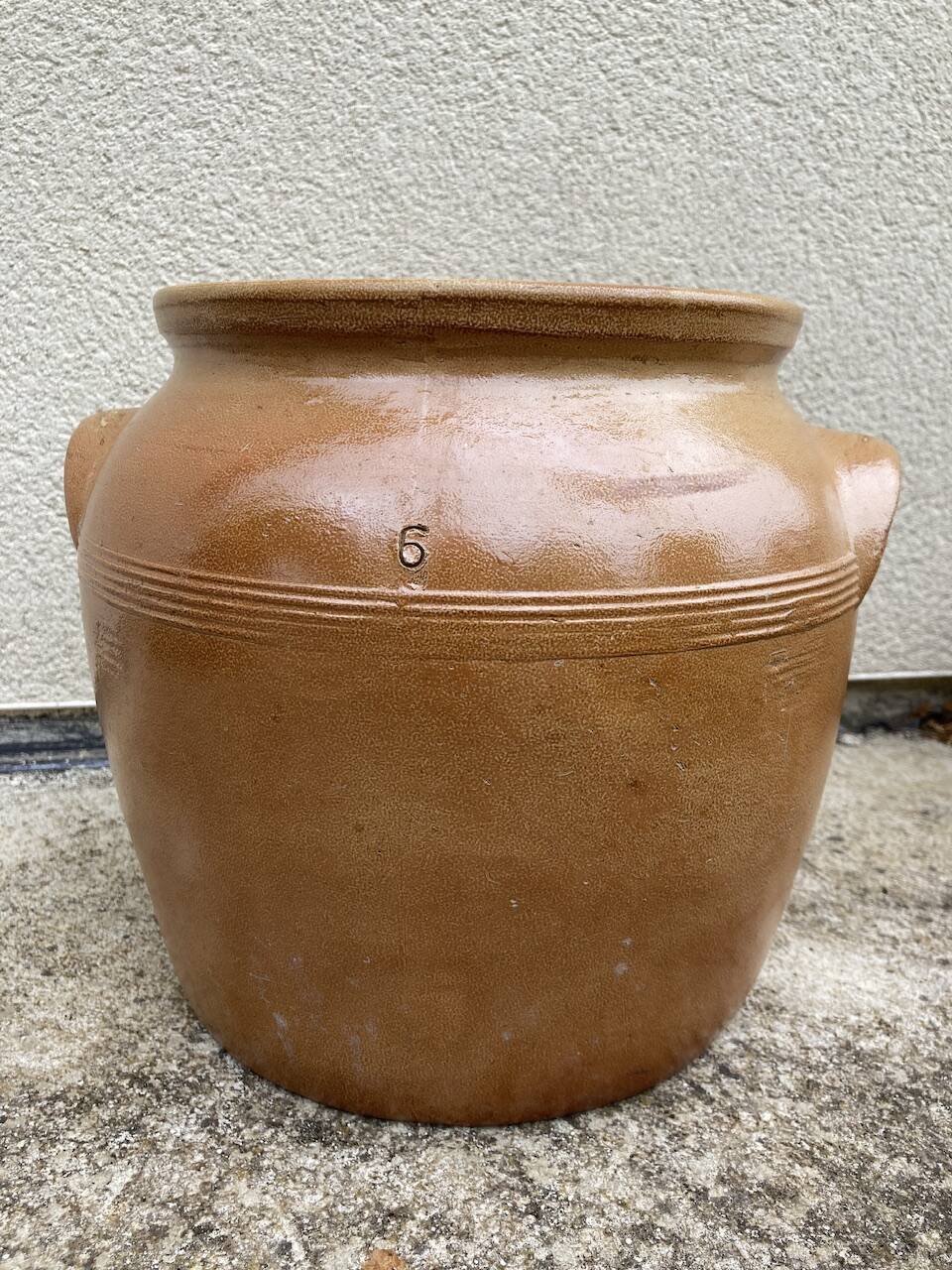 Brown stoneware jar pot
