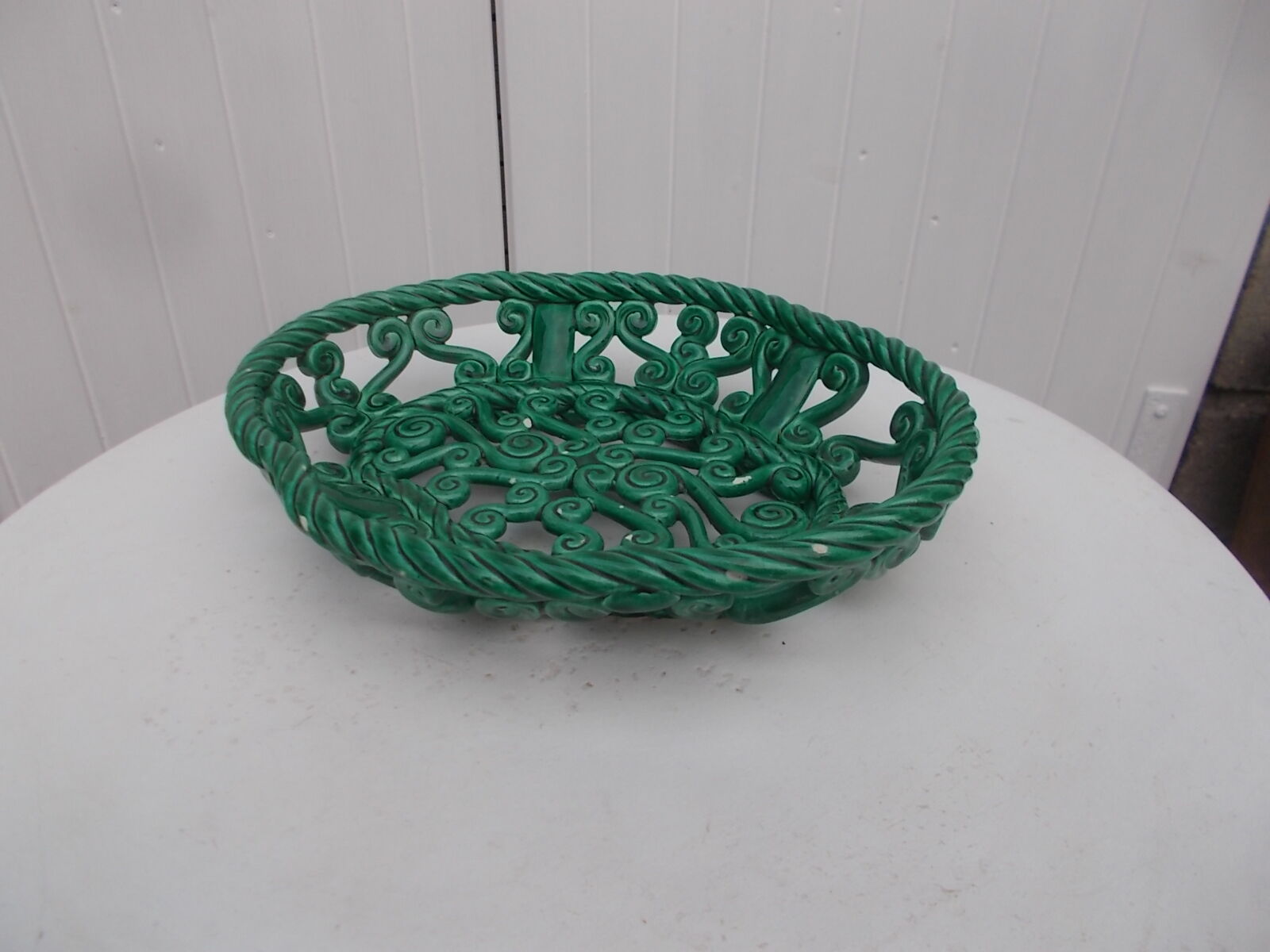 Braided ceramic fruit cup