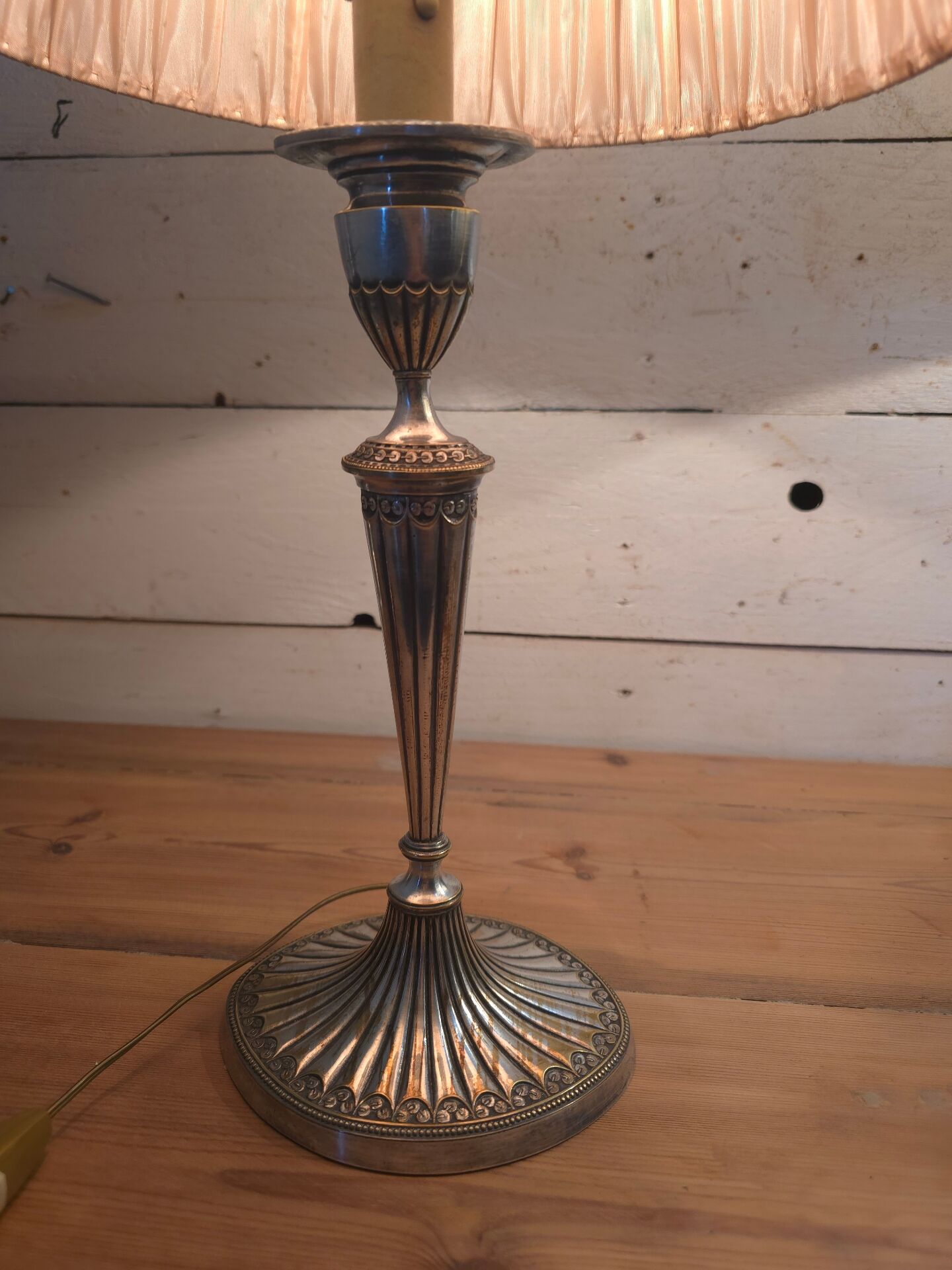 Paire de lampes style art deco en métal argenté