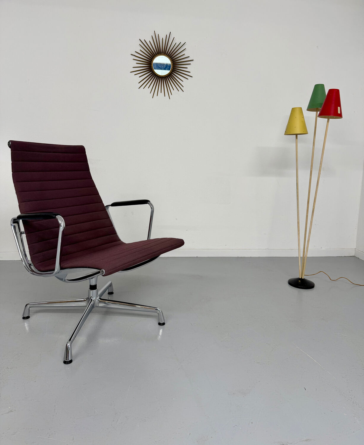EA 122 swivel chair designed by Charles and Ray Eames for Vitra, 1980s.