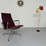 EA 122 swivel chair designed by Charles and Ray Eames for Vitra, 1980s.