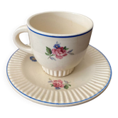 Tasse et soucoupe en faïence beige décor petites fleurs