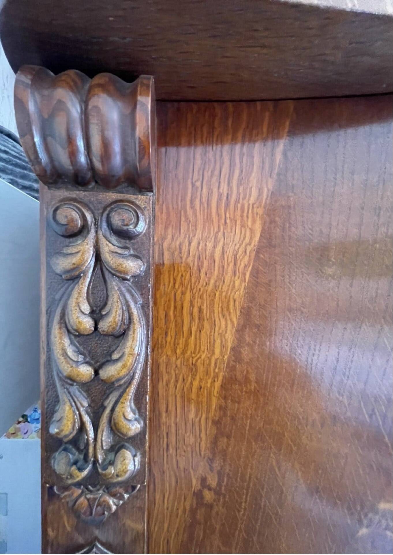 Armoire en chêne massif (1930–1950)