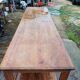 Table de drapier en pin , 2 tiroirs .