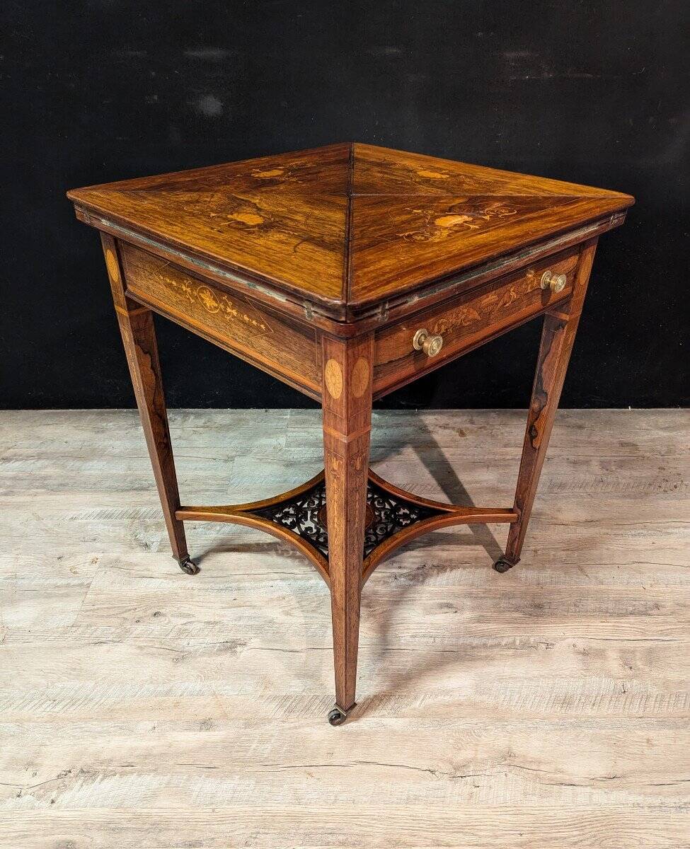Table à jeux mouchoir asiatique