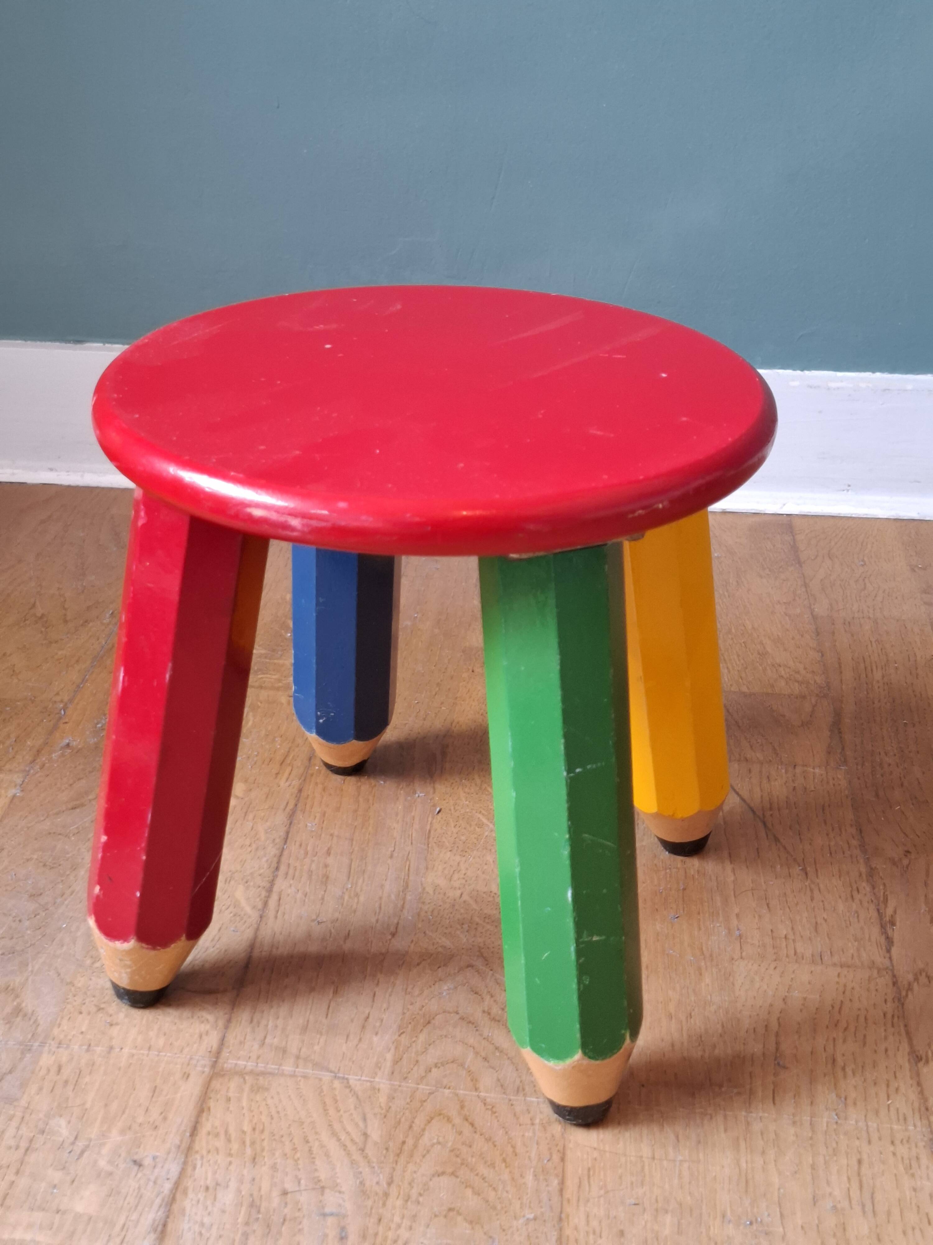 Tabouret crayon style Memphis